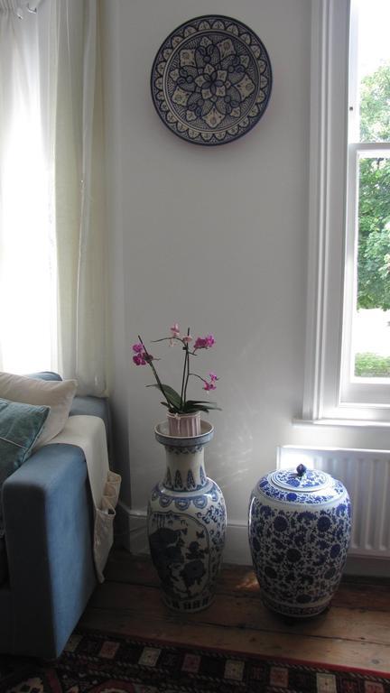 Holmewood Homestay Лондон Екстериор снимка