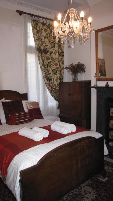 Holmewood Homestay Лондон Екстериор снимка