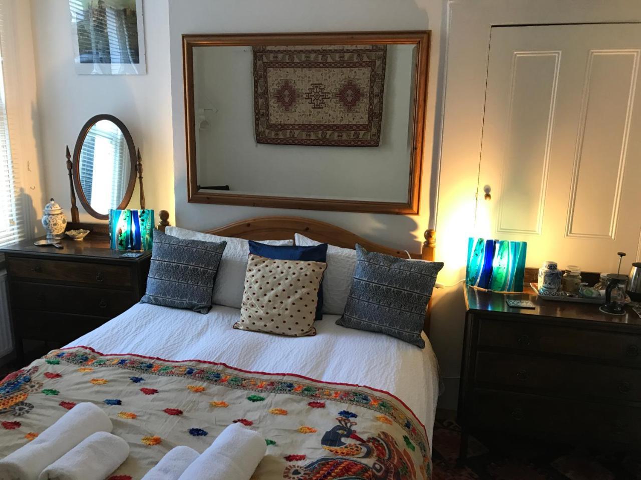 Holmewood Homestay Лондон Екстериор снимка