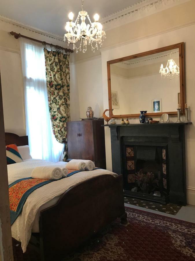 Holmewood Homestay Лондон Екстериор снимка