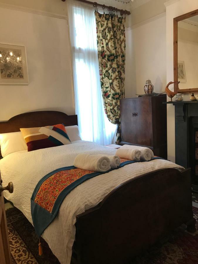 Holmewood Homestay Лондон Екстериор снимка